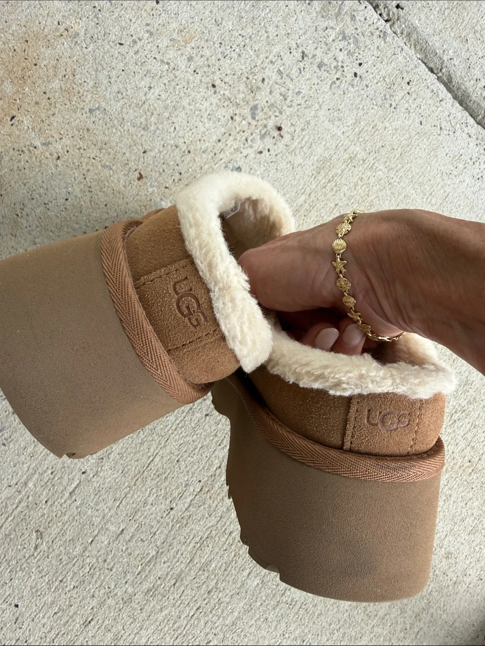 UGG Women's New Heights Cozy Platform Clogs Chestnut Suede Size 8(39) worn once - Picture 8 of 10